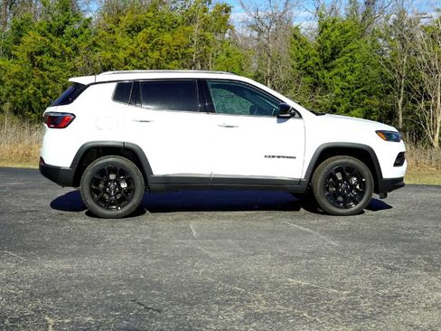 New 2026 Jeep Compass Latitude AWD/4WD image 5