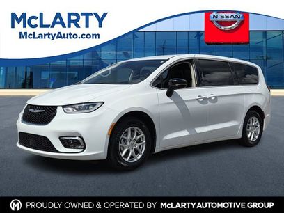 Used 2024 Chrysler Pacifica Touring-L