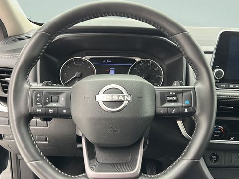 Used 2025 Nissan Rogue SV AWD/4WD image 16