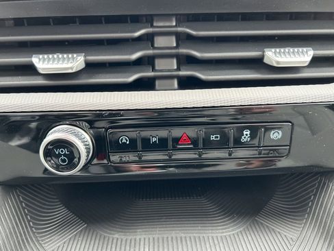 New 2026 Ford Explorer Active w/ Active Comfort Package image 21