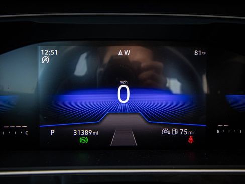 Used 2023 Volkswagen Tiguan SE R-Line FWD image 38