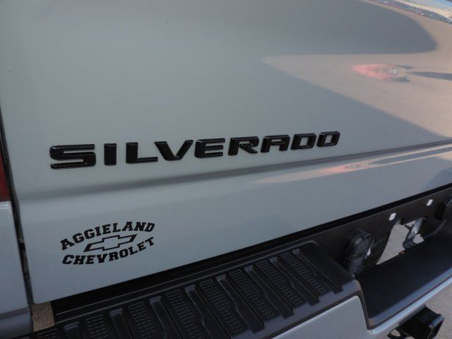 Used 2024 Chevrolet Silverado 1500 Custom w/ Turbomax Blackout Package RWD image 17