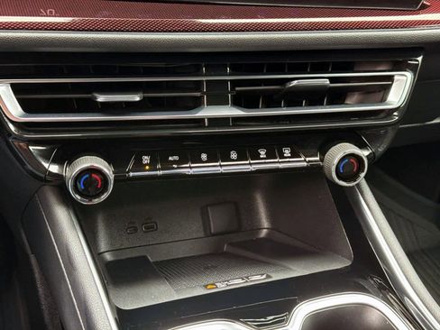 Used 2025 Chevrolet Traverse Z71 w/ Driver Confidence Package image 27