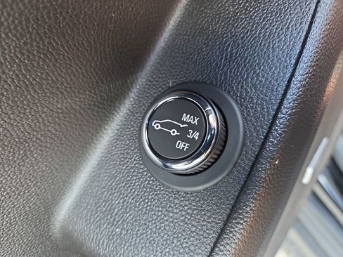 Used 2019 Chevrolet Traverse LT w/ LT Premium Package image 27