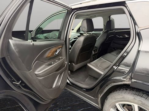 Used 2018 GMC Terrain Denali w/ Advanced Safety Package image 31