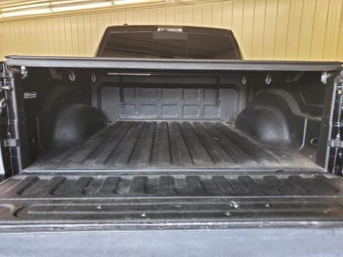 Used 2017 RAM 1500 Laramie AWD/4WD image 8