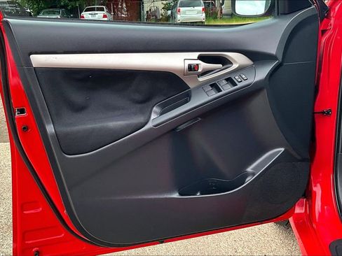 Used 2010 Toyota Matrix FWD image 22