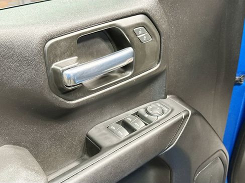 Used 2022 Chevrolet Silverado 1500 Custom AWD/4WD image 18