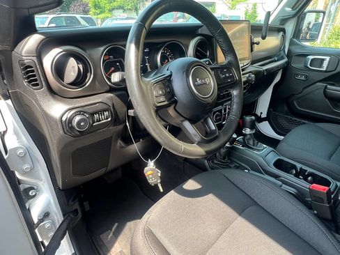 Used 2020 Jeep Wrangler Unlimited Sport S AWD/4WD image 15