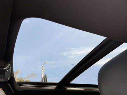 Used 2022 Ford F250 Lariat w/ Black Appearance Package image 25