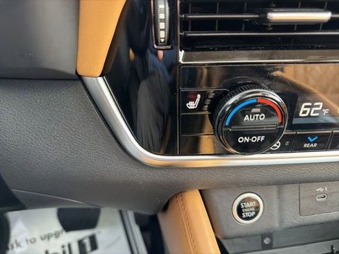 Used 2022 Nissan Rogue Platinum w/ Head-Up Display Package AWD/4WD image 33