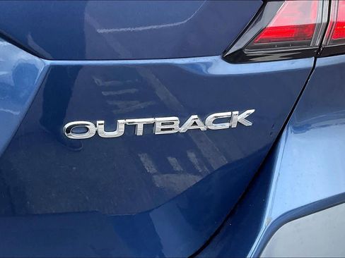 Used 2022 Subaru Outback Limited image 11