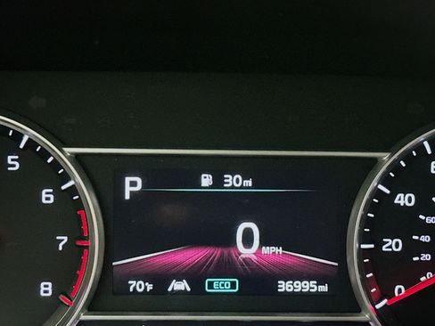 Used 2023 Kia Sorento LX image 19