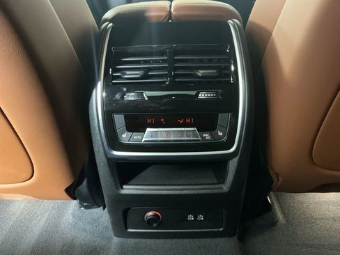 Certified 2025 BMW X7 M60i image 27