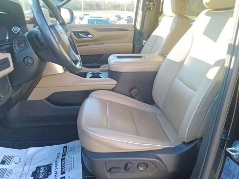 Used 2024 Chevrolet Suburban Premier RWD image 12