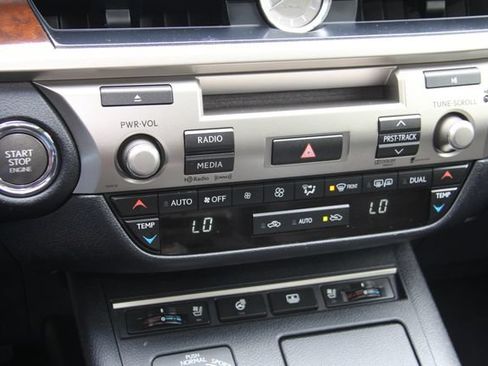 Used 2013 Lexus ES 350 w/ Luxury Pkg FWD image 26