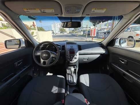 Used 2010 Kia Soul + w/ Audio Pkg FWD image 23