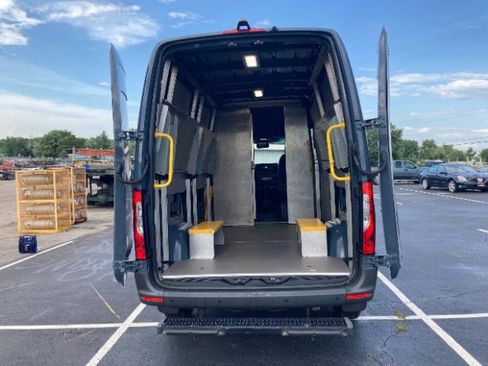 Used 2019 Mercedes-Benz Sprinter 144 image 8