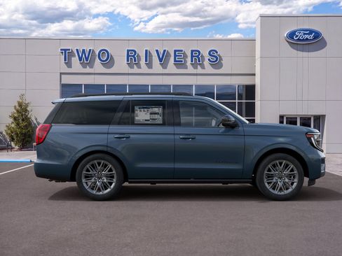 New 2027 Ford Expedition Platinum w/ Stealth Appearance Package AWD/4WD image 5