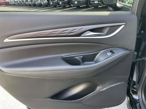 Used 2023 Buick Enclave Avenir image 24
