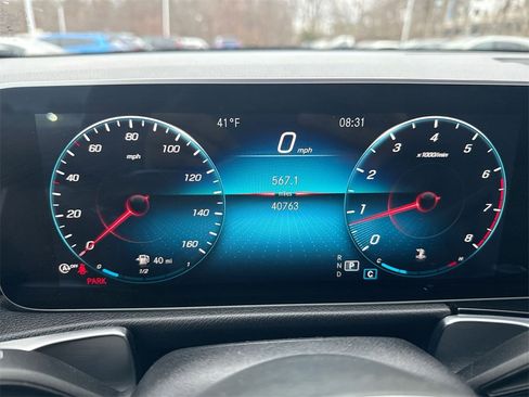 Used 2020 Mercedes-Benz GLB 250 4MATIC w/ Premium Package image 10