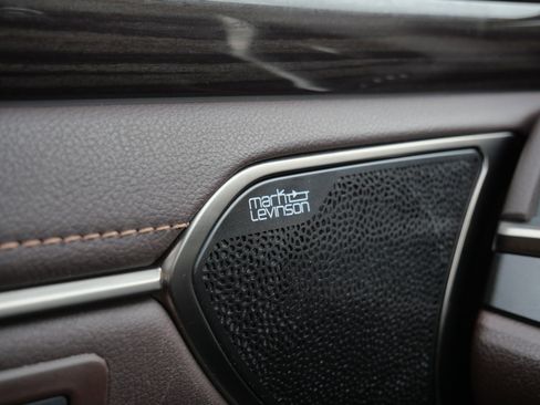 Used 2019 Lexus ES 300h w/ Accessory Package 2 image 32