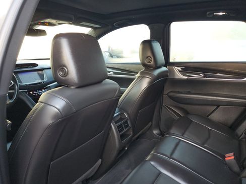 Used 2023 Cadillac XT5 Premium Luxury FWD image 9