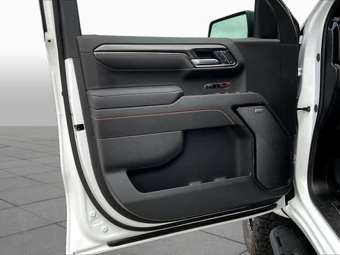 New 2025 GMC Sierra 1500 AT4 w/ AT4 Premium Package AWD/4WD image 16
