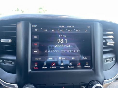 Used 2019 RAM 1500 Laramie RWD image 31