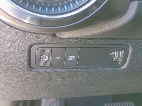 New 2026 Chevrolet Equinox EV LT image 32