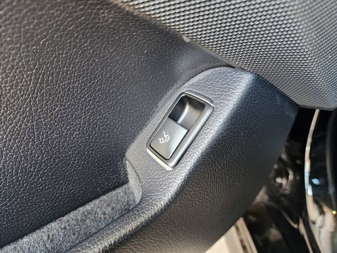 Used 2014 Mercedes-Benz SL 550 w/ Sport Wheel Package image 38