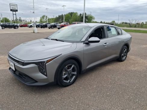 Used 2025 Kia K4 FWD image 4