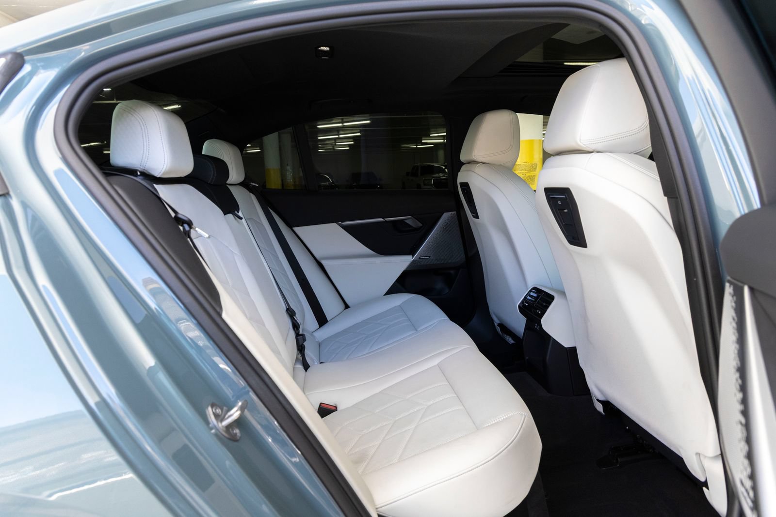 Certified 2024 BMW 530i w/ Convenience Package RWD image 25