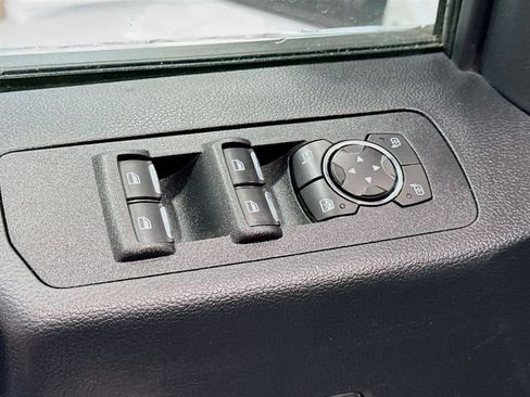 Used 2019 Ford F150 Platinum w/ Equipment Group 701A Luxury AWD/4WD image 17