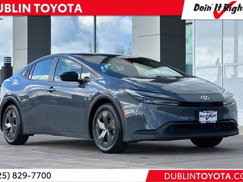 Used 2024 Toyota Prius LE image 1