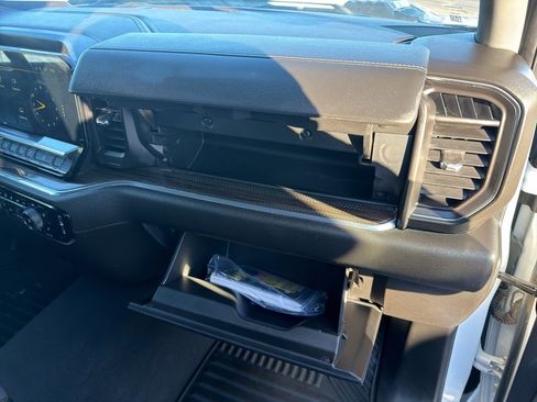 Used 2025 Chevrolet Silverado 3500 LT w/ Safety Package AWD/4WD image 30