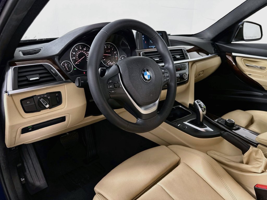 Used 2018 BMW 330i Sedan RWD image 9