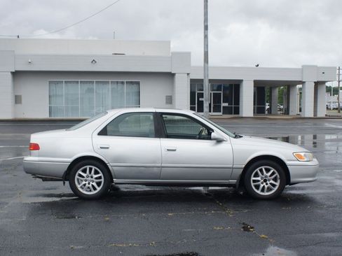 Used 2001 Toyota Camry XLE FWD image 15
