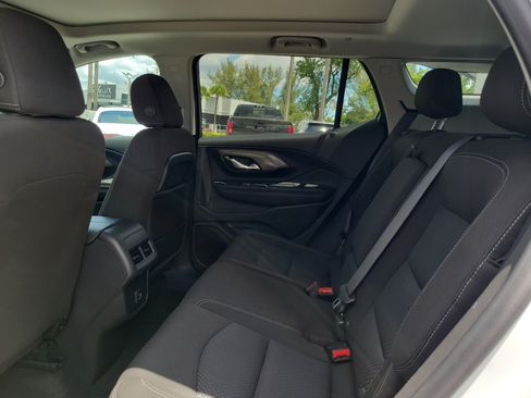 Used 2023 GMC Terrain SLE w/ Driver Convenience Package FWD image 13
