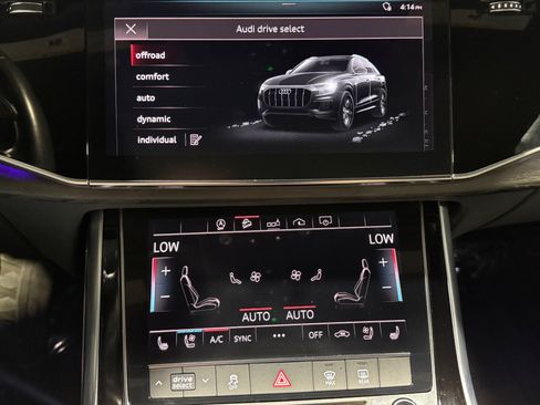 Used 2019 Audi Q8 Premium Plus w/ Premium Plus AWD/4WD image 28