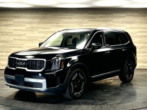 Used 2023 Kia Telluride EX w/ EX Captain's Chair Package AWD/4WD image 7