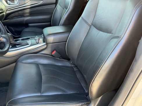 Used 2019 INFINITI QX60 Luxe w/ Essential Package image 16