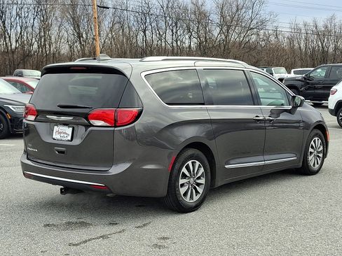 Used 2020 Chrysler Pacifica Touring-L Plus w/ Advanced Safetytec Group image 6