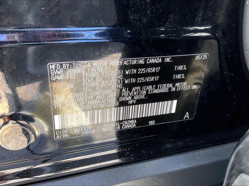 Used 2025 Toyota RAV4 XLE AWD/4WD image 36