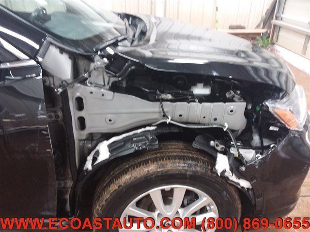 Used 2017 Nissan Rogue SV FWD image 14