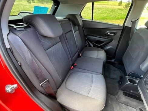 Used 2018 Chevrolet Trax LT AWD/4WD image 25