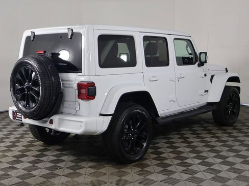 Used 2023 Jeep Wrangler Unlimited Sahara AWD/4WD image 9