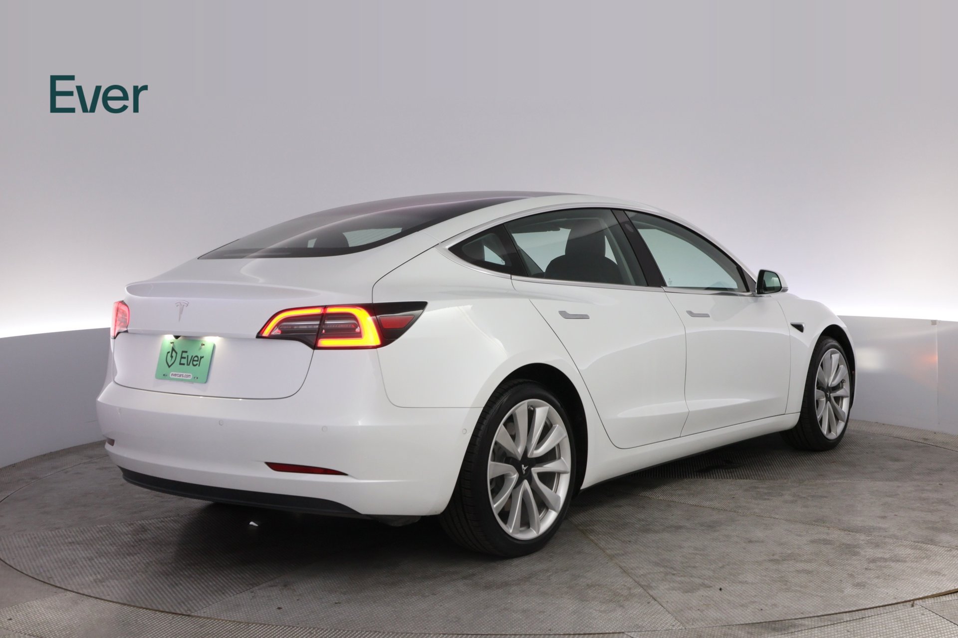 Used 2018 Tesla Model 3 Mid Range RWD image 3