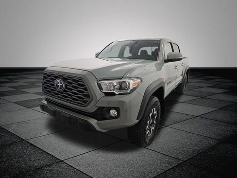 Certified 2023 Toyota Tacoma TRD Off-Road AWD/4WD image 3