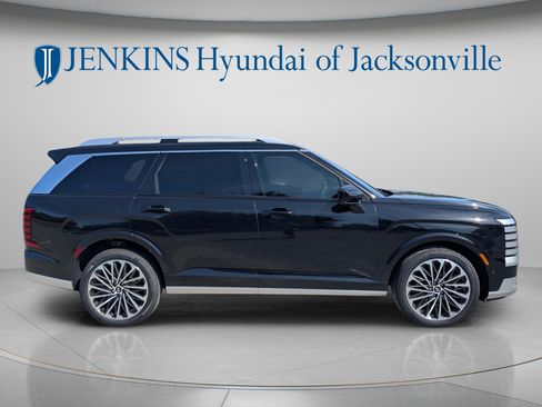 New 2026 Hyundai Palisade Calligraphy FWD image 2
